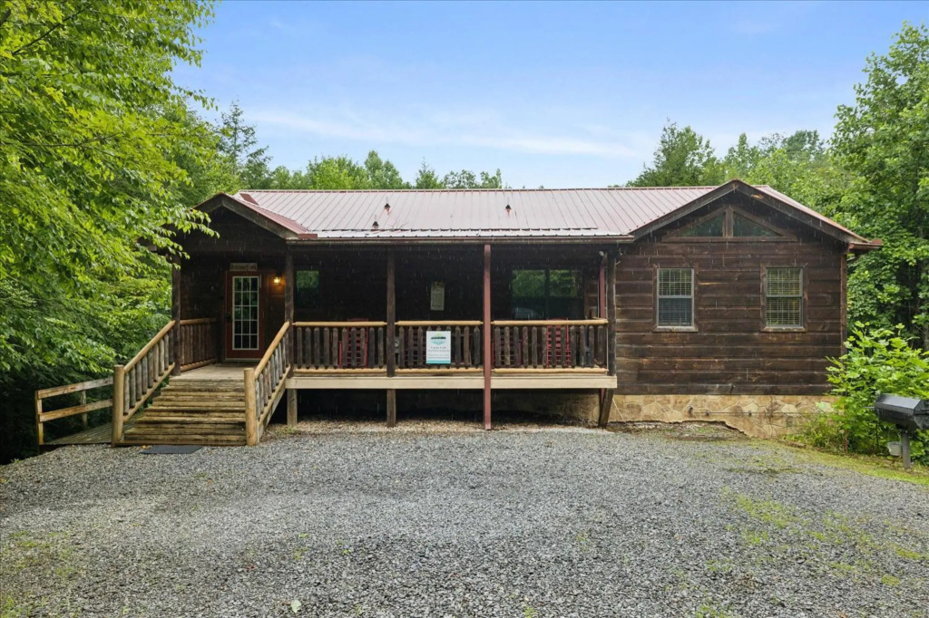 Lucky Cub Cabin