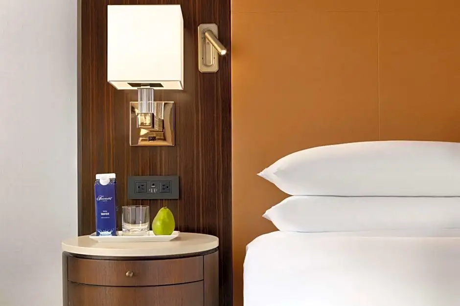 Fairmont Gold Double Studio Suite (full double bed)