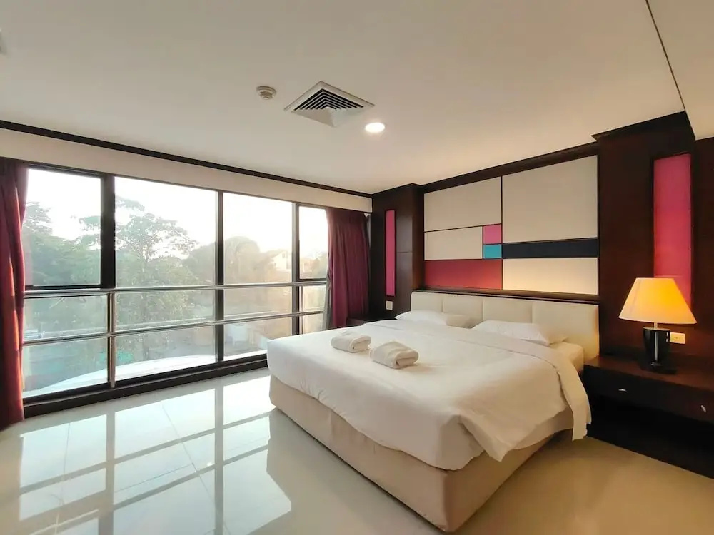 2 Bedrooms Family Suite with balcony