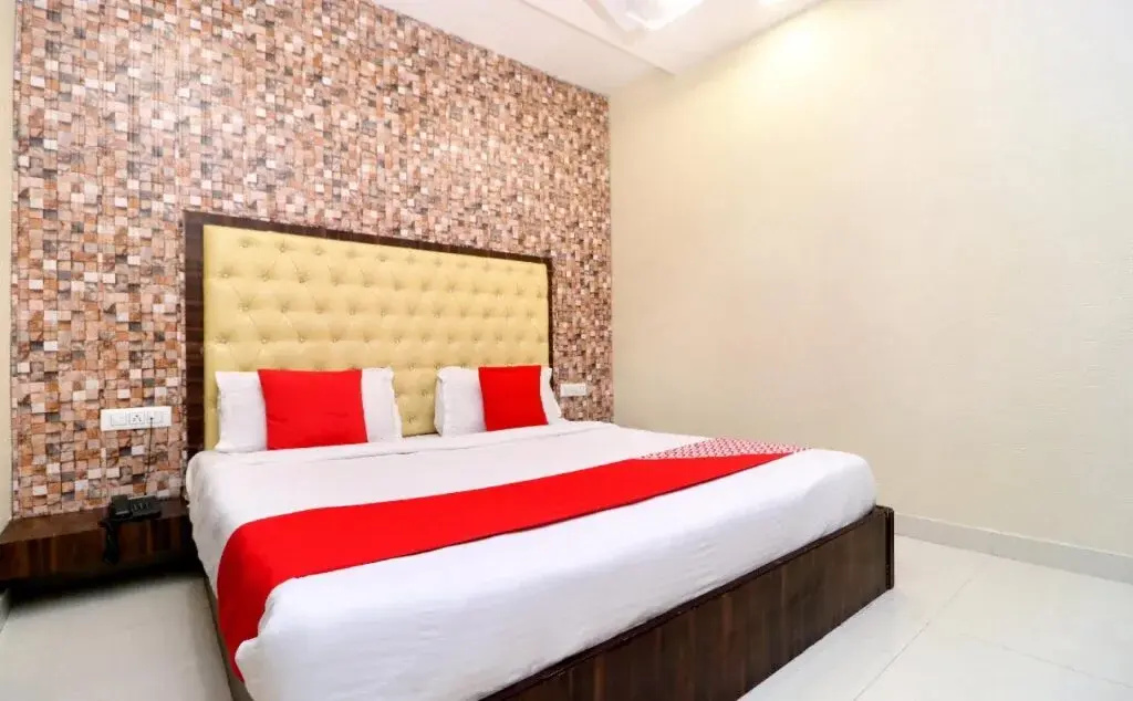 Azaad Lifestyle Hotel by OYO Rooms