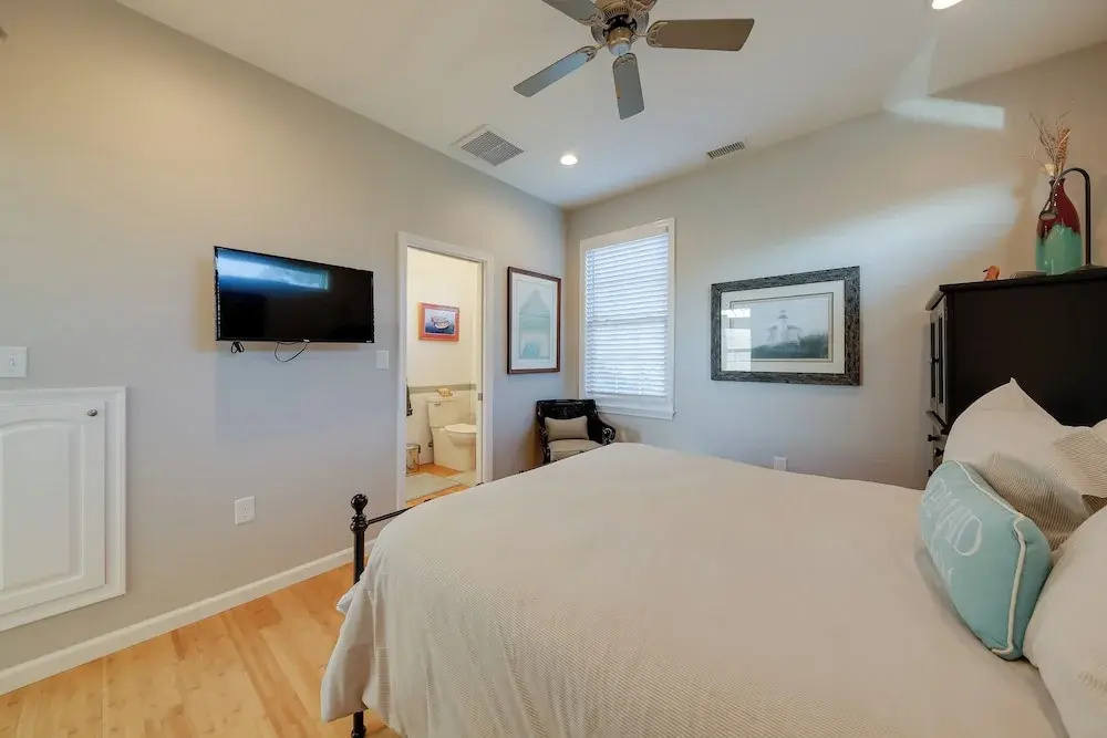 Seaside Cottage w/ Private Pier - 3 Miles to Beach