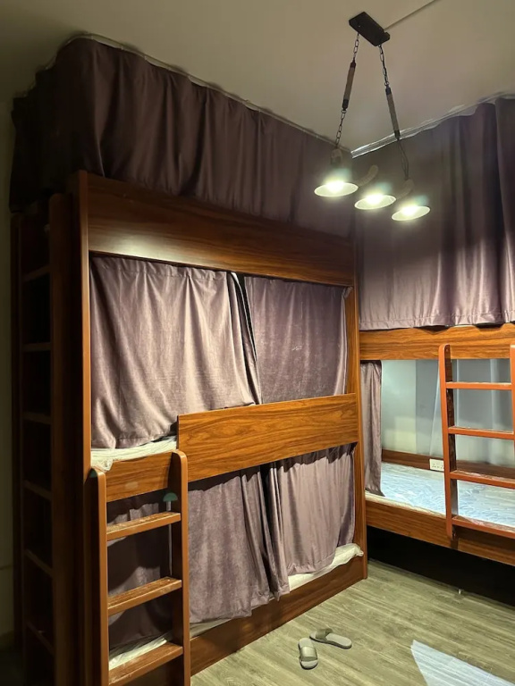 Bed in Dorm (3 bunk beds)