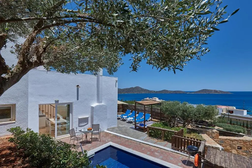 3 Bedrooms Villa
