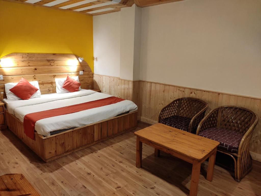 Standard Double room (full double bed)