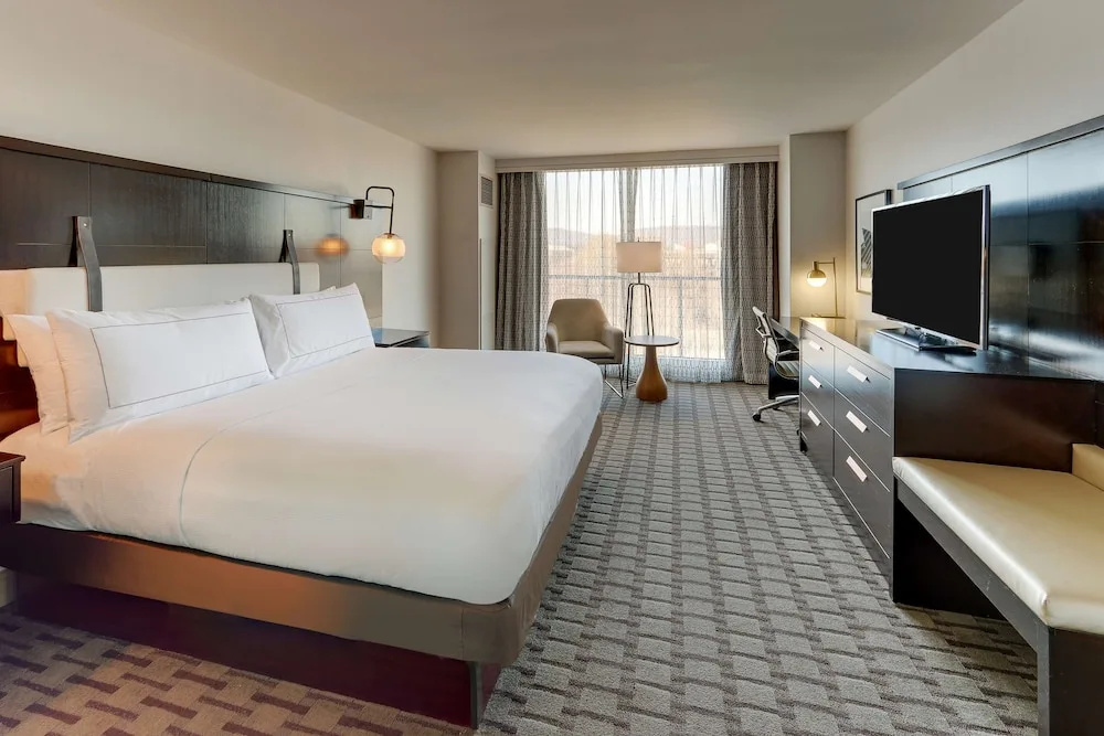 1 Bedroom Presidential Double Suite (full double bed)