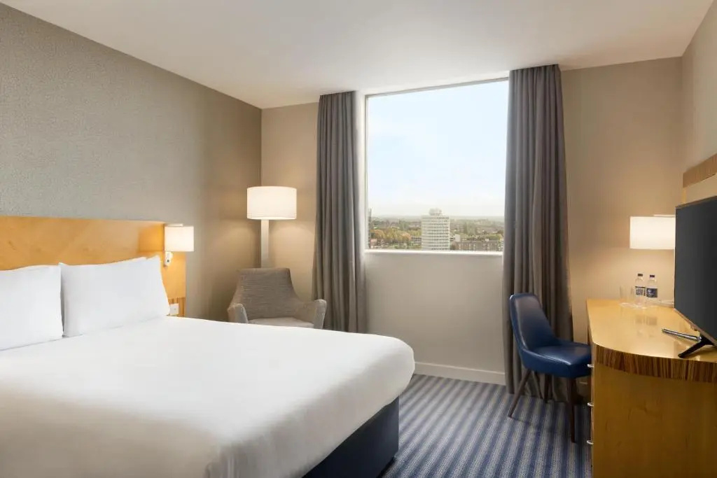 Ramada Hotel & Suites by Wyndham Coventry - Chambres
