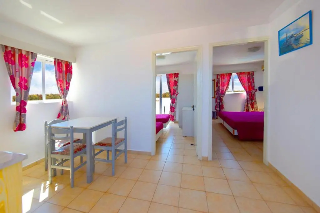 2 Bedrooms Apartment