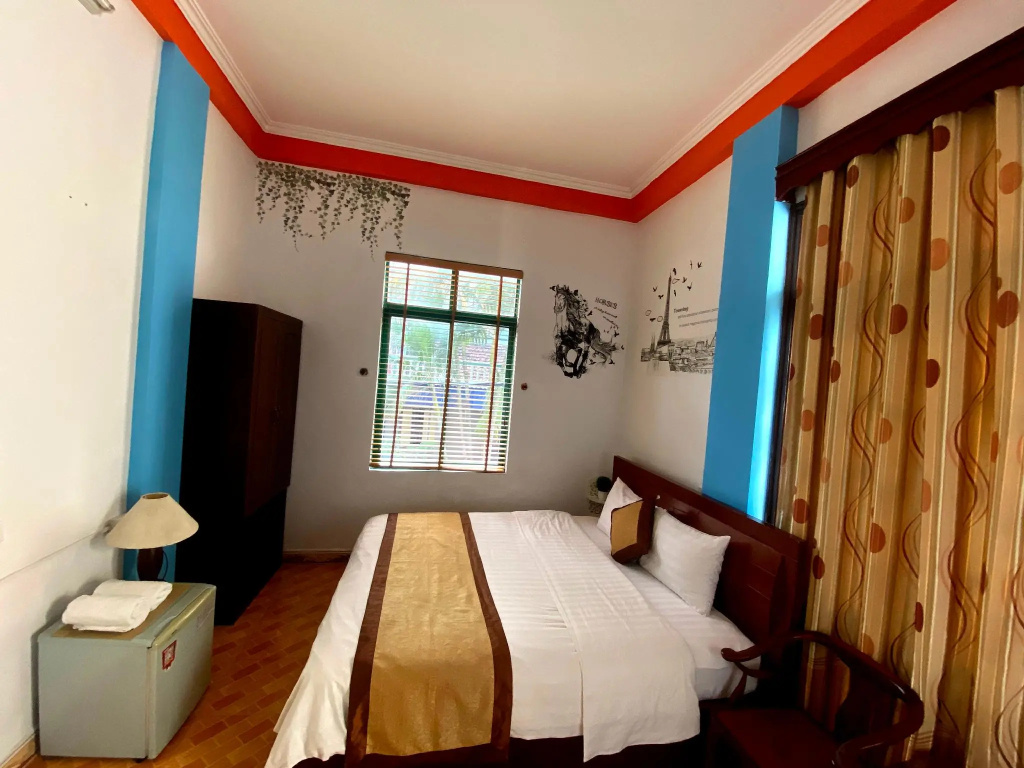 Deluxe Double room (full double bed)