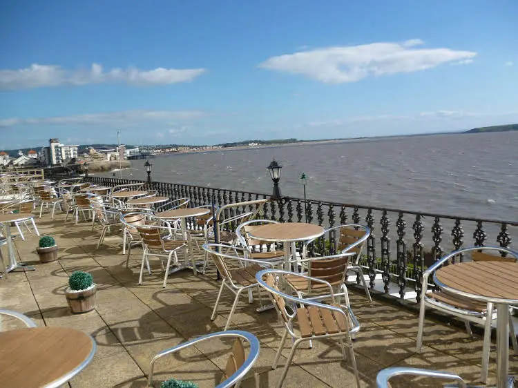Beach & Waterfront