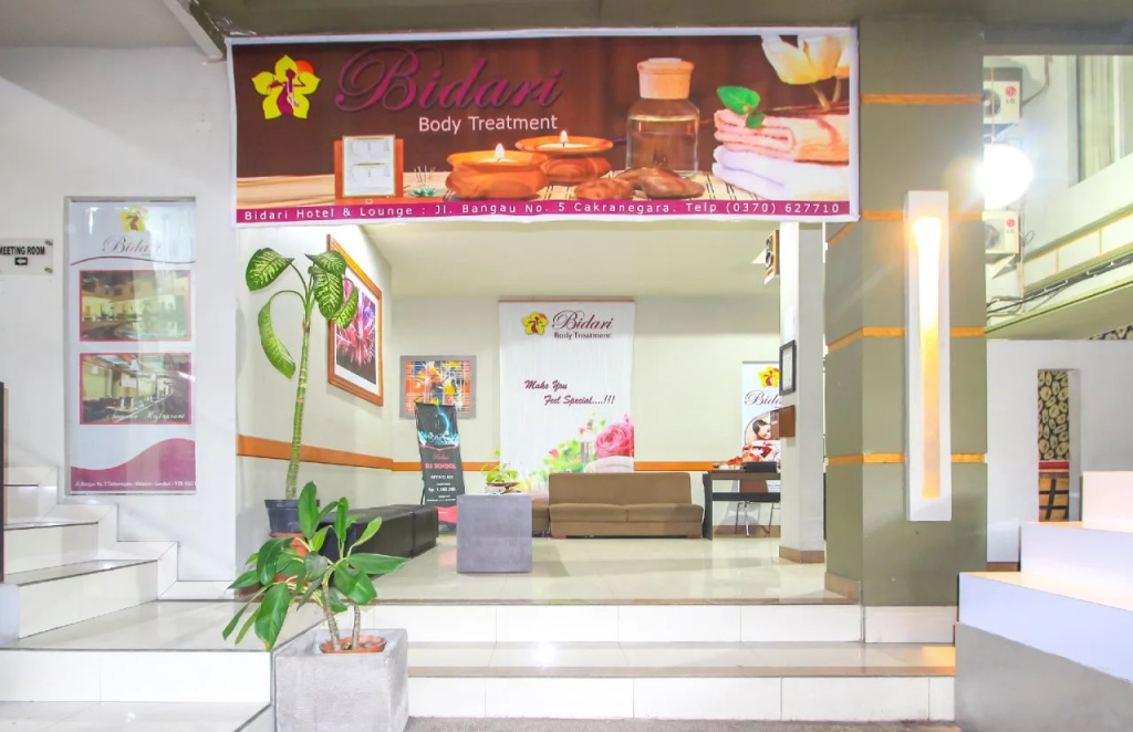 Lobby & Reception