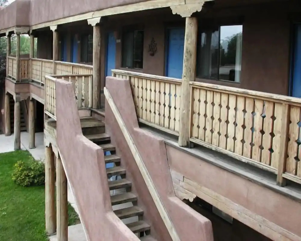 Sun God Lodge