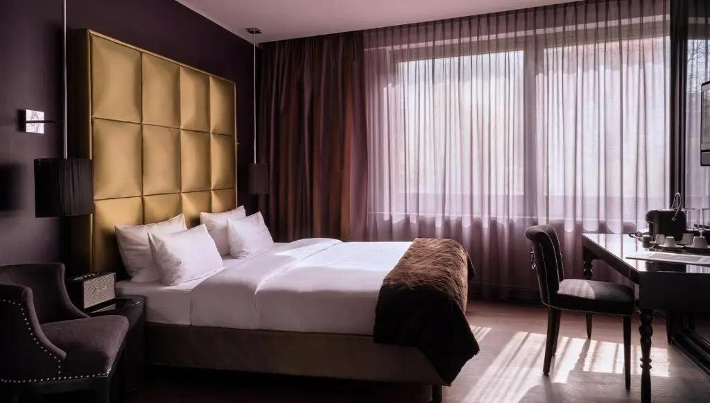 Select Double room (full double bed)