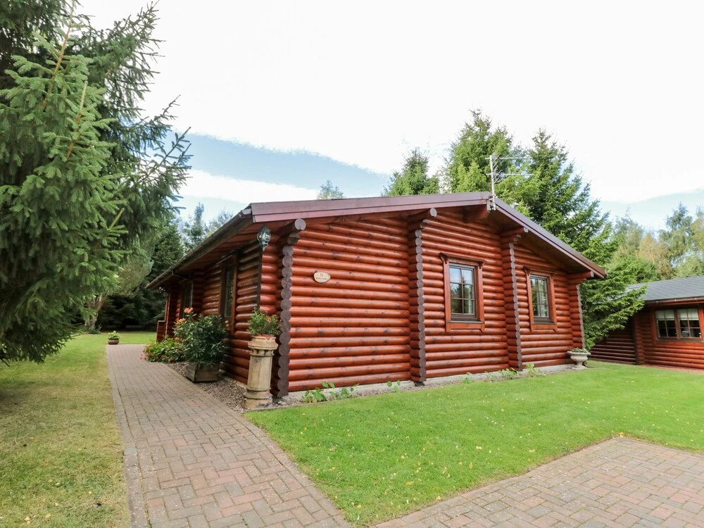23 Lakeside Drive