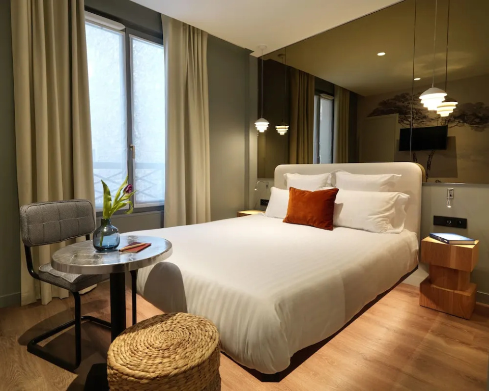 Economy room