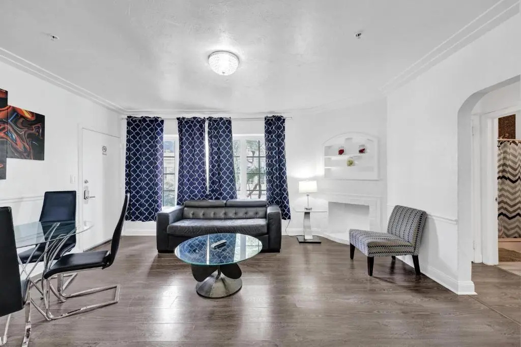 Courtyard Apartments Part of the Oasis Casita Collection - Chambres