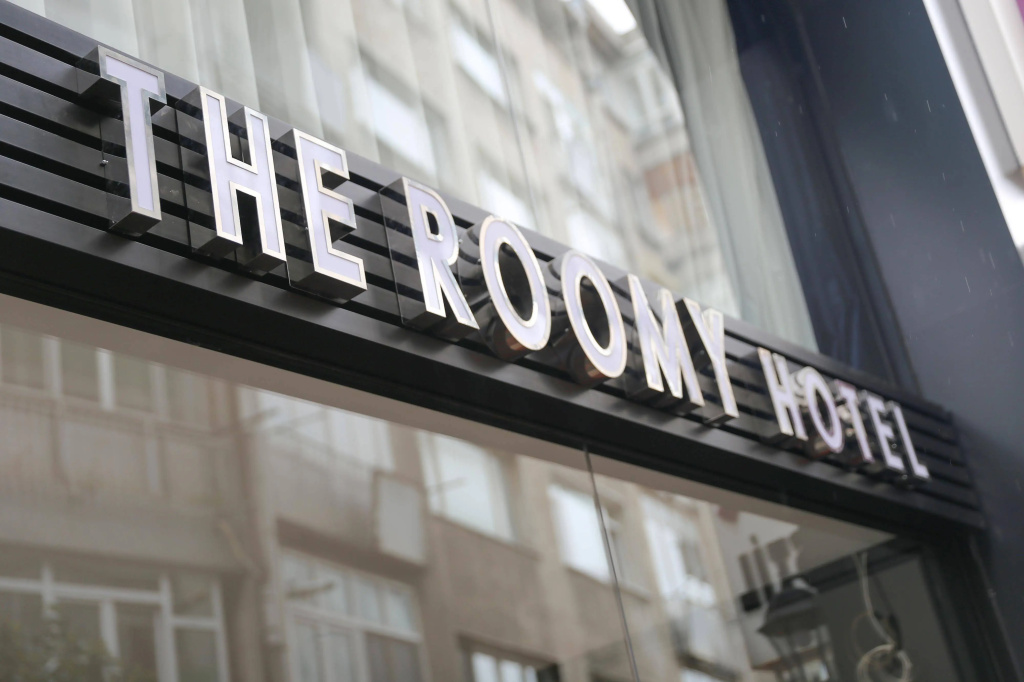 The Roomy Hotel ?i?li