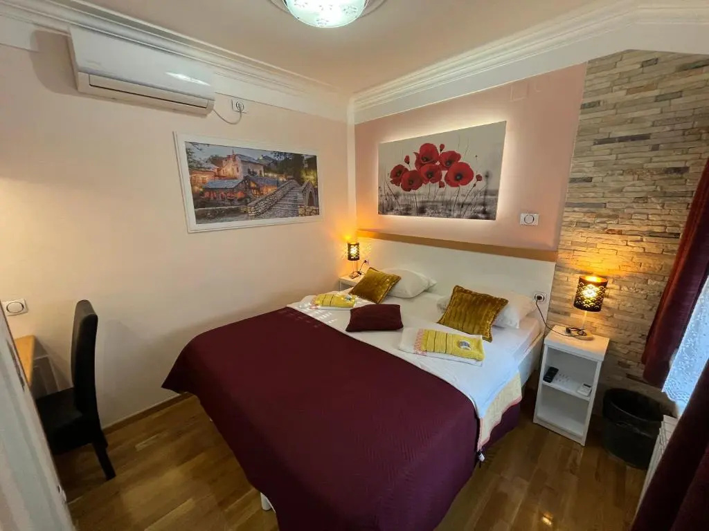 Standard Double room (full double bed)