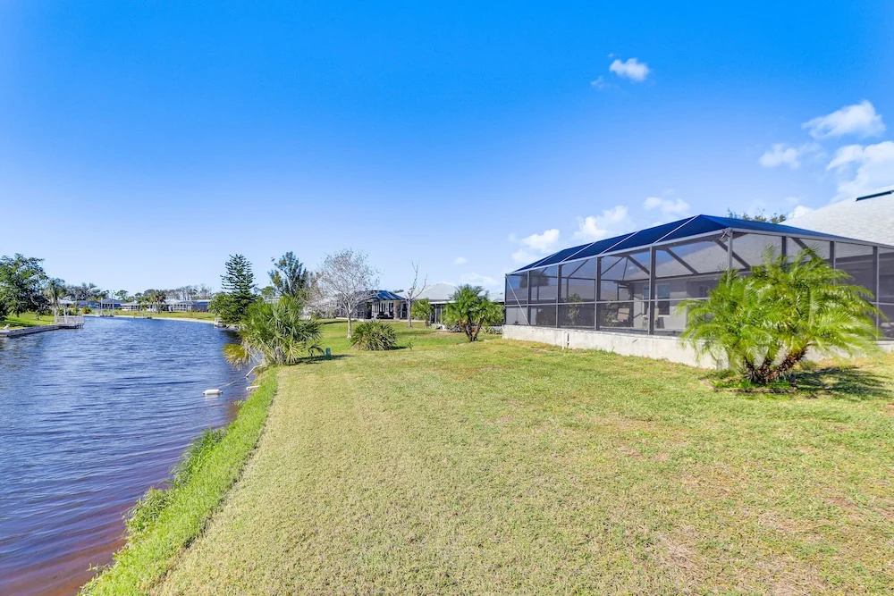 Modern Canalfront Home in Rotonda West w Lanai