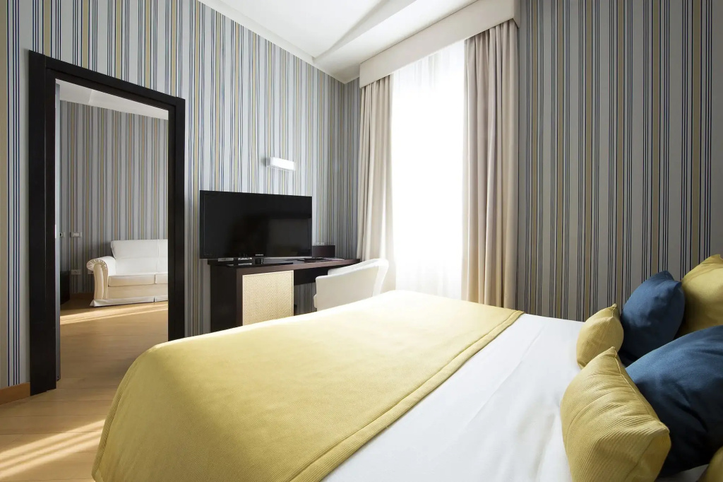 Hotel photo 12