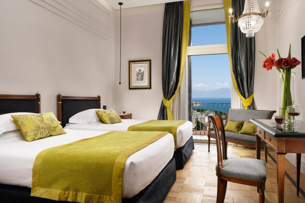 Grand Hotel Parker's by null