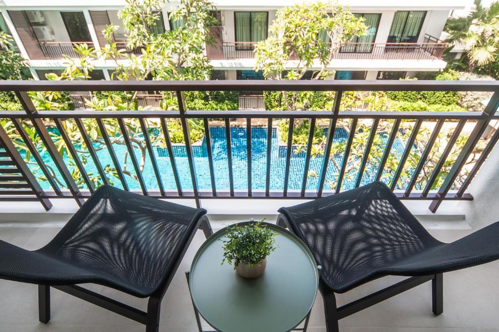 Люкс c 1 комнатой с видом на бассейн в The Title KR Beach Condotel Rawai Phuket