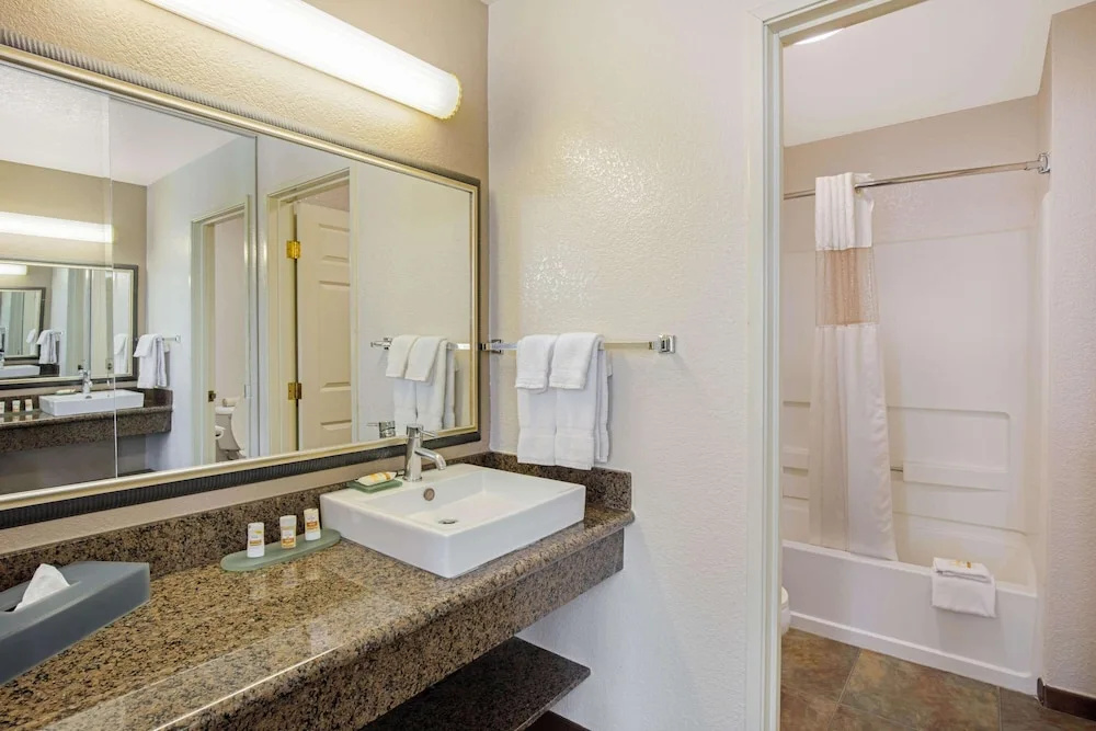 La Quinta Inn & Suites by Wyndham Las Vegas Red Rock - Chambres