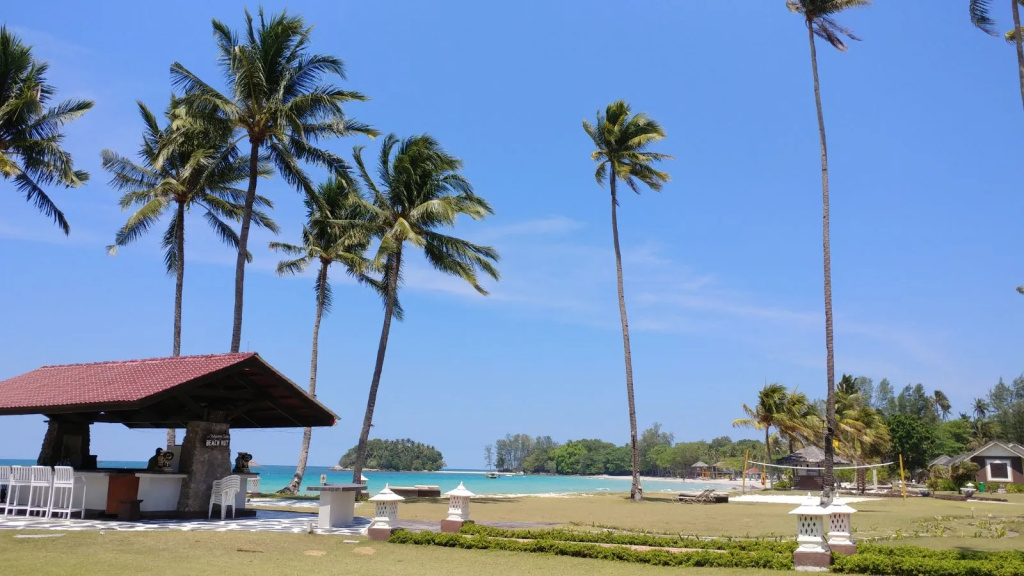 Beach & Waterfront