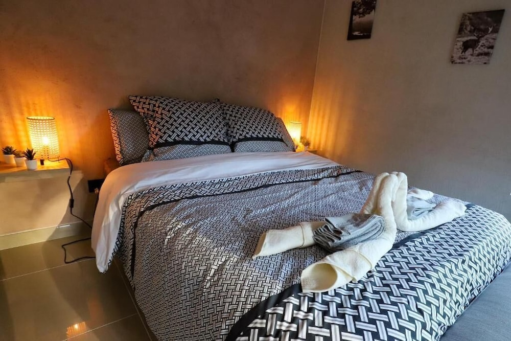 Voir la photo 4 — L Hôtel Enfoncé Chambres et table d Hôte