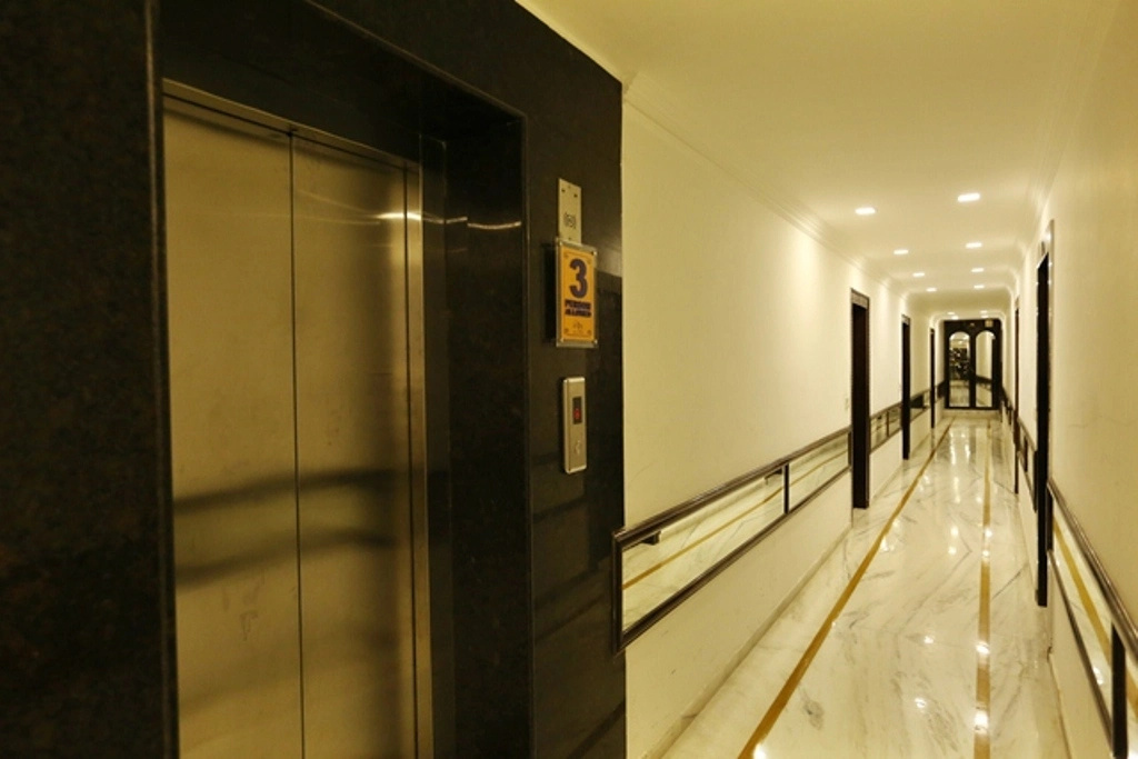 Lobby & Reception