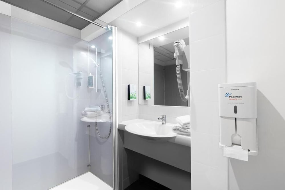 Brit Hotel Confort Montpellier Parc Expositions - Chambres