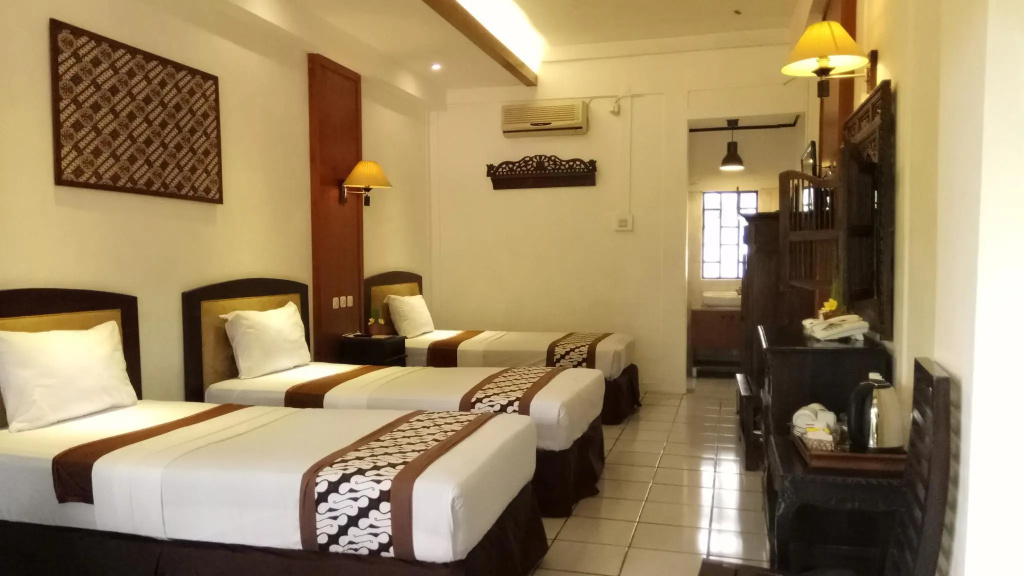 Standard Triple room