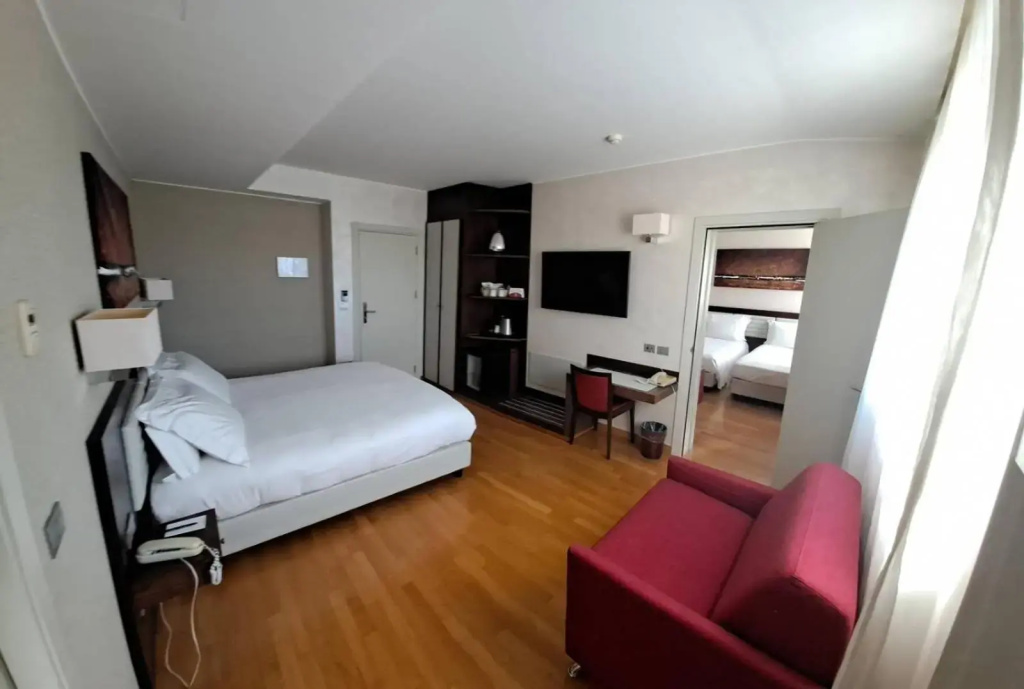 Breaking Business Hotel - Général