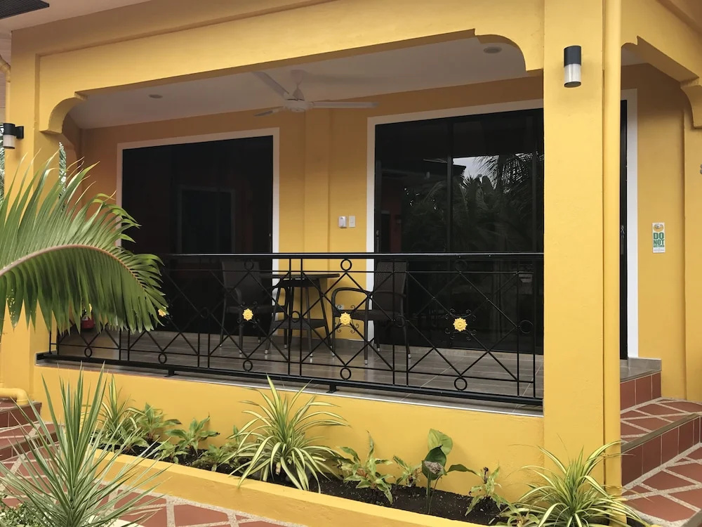 Alona's Coral Garden Resort - Général