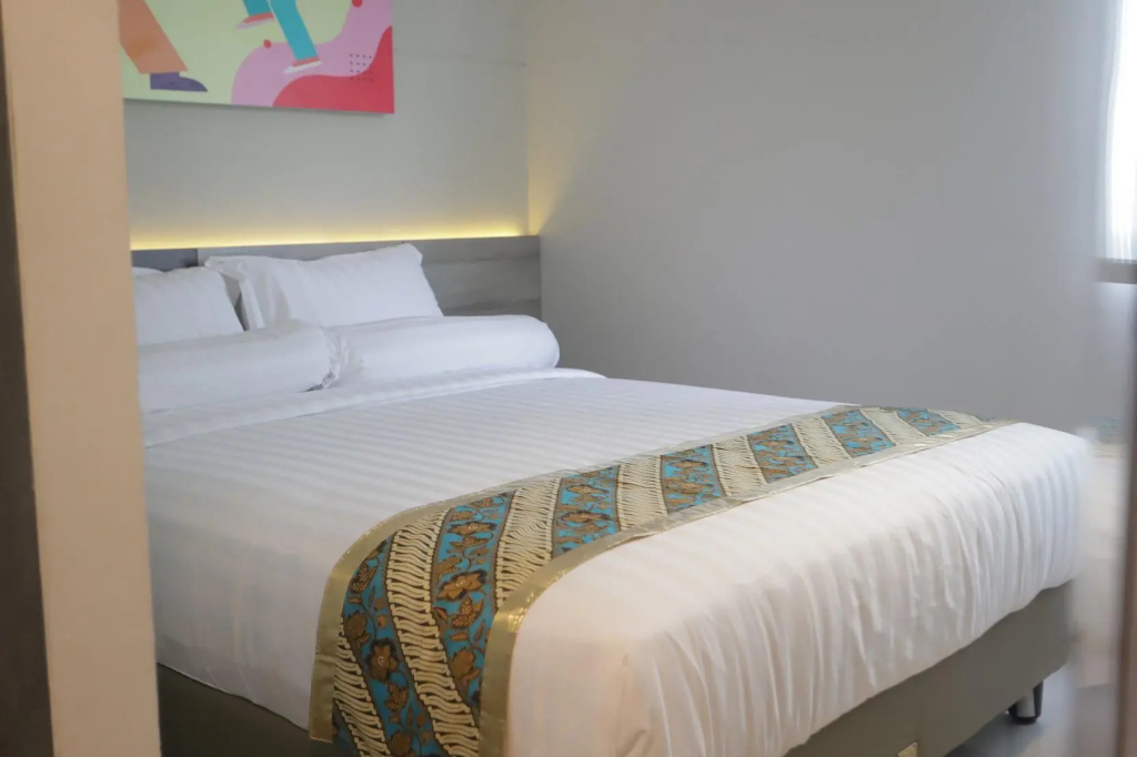 Deluxe Double room (full double bed)
