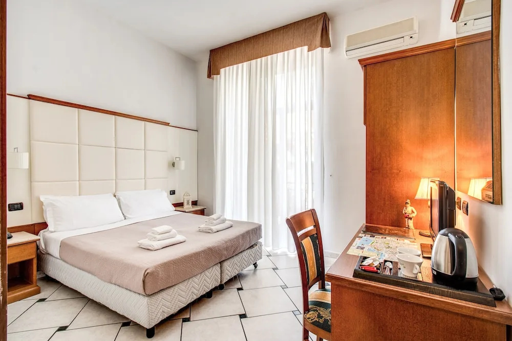 Standard Double room with balcony (full double bed)
