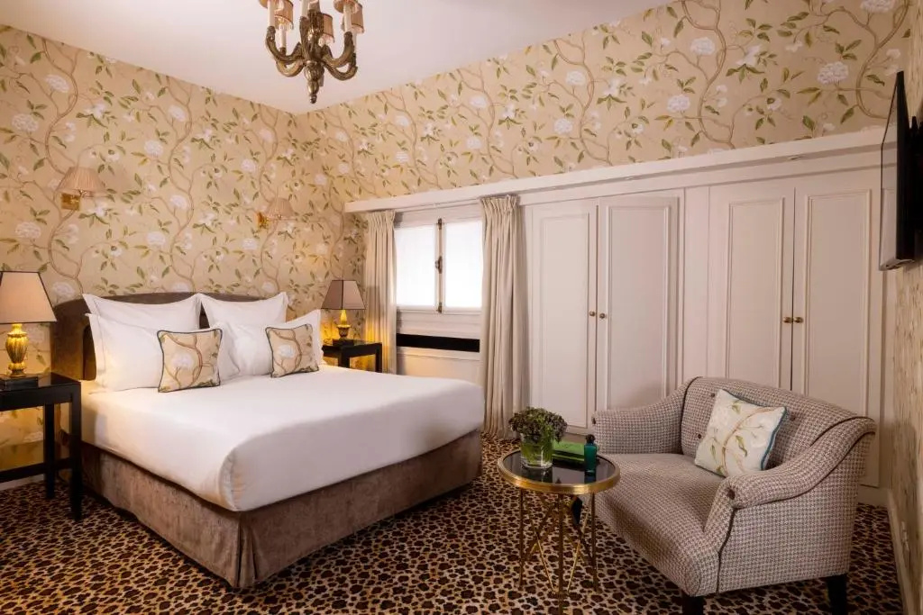Executive Double room (full double bed)