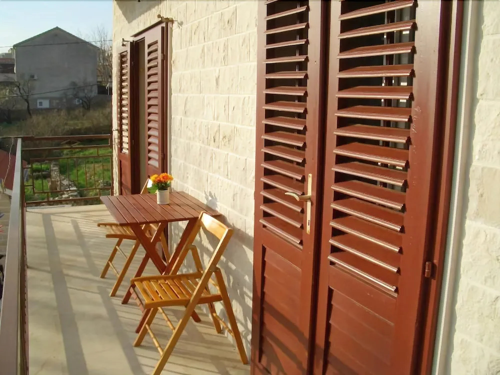 Balcony & Terrace
