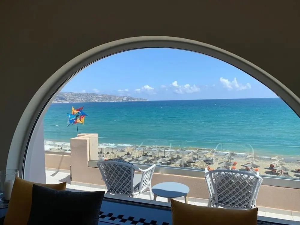 Suite seafront