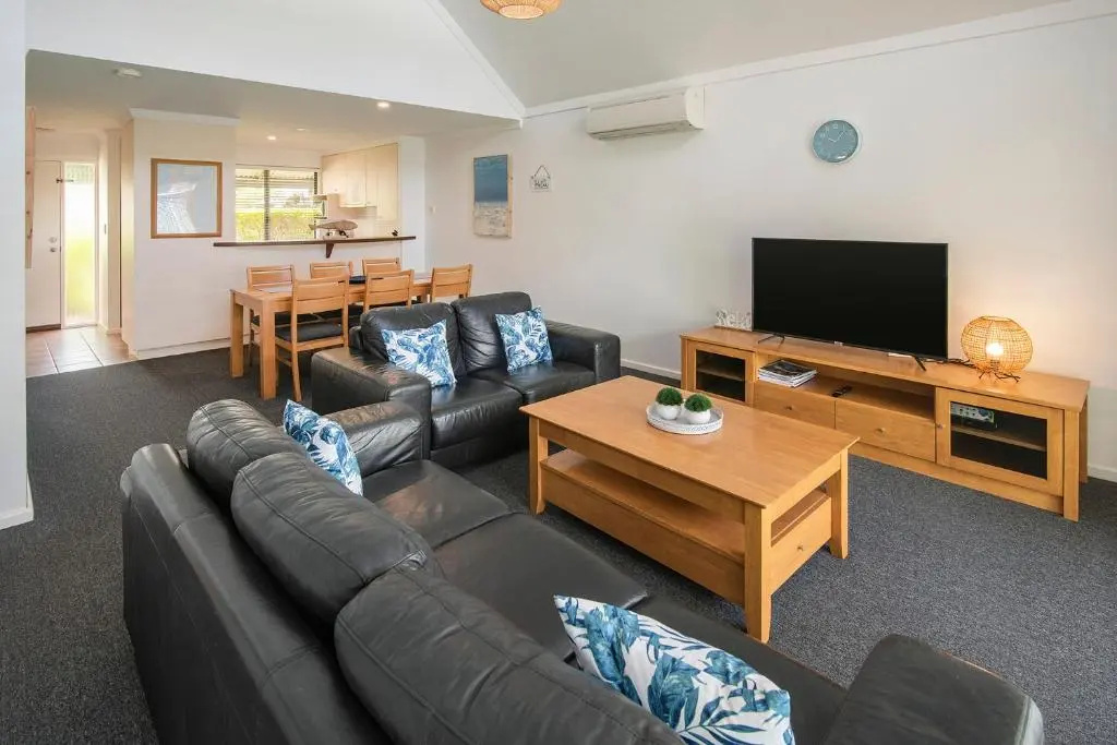 2 Bedrooms Villa