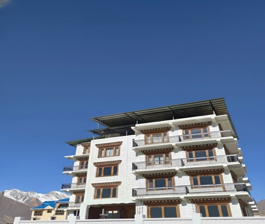 The Zurfi's Hotel