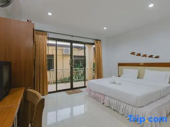 Двухместная студия с балконом двуспальная кровать в Kataonsea Bungalows