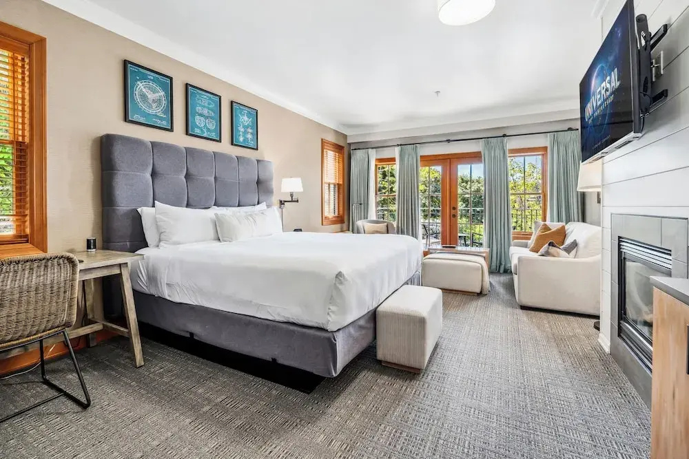 Suite with balcony