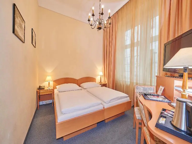 Standard Double room with balcony (full double bed)