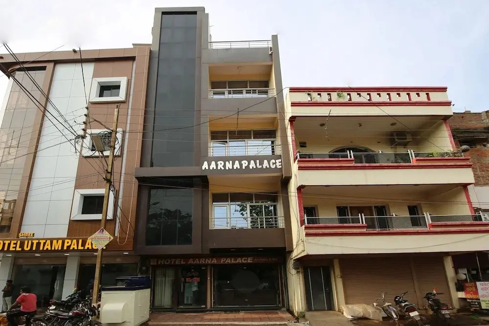 BM Hotel Aarna Palace by OYO