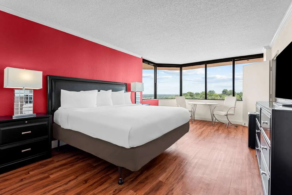 2 Bedrooms Quadruple Suite with river view