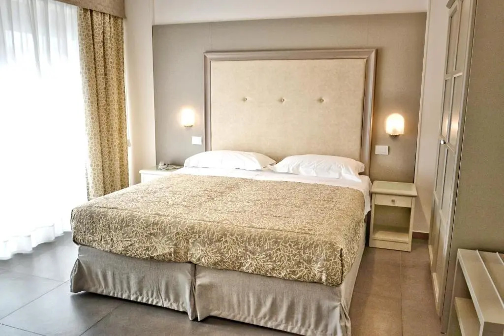 Double room with balcony (full double bed)