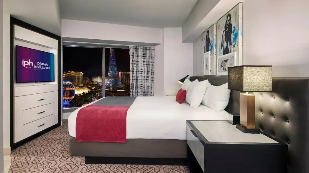 Ultra Hip Strip Double Suite (full double bed)