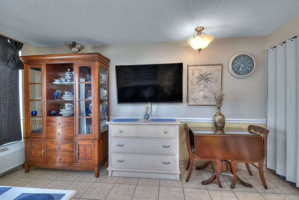 Boardwalk Beach Resort by Elliott Beach Rentals