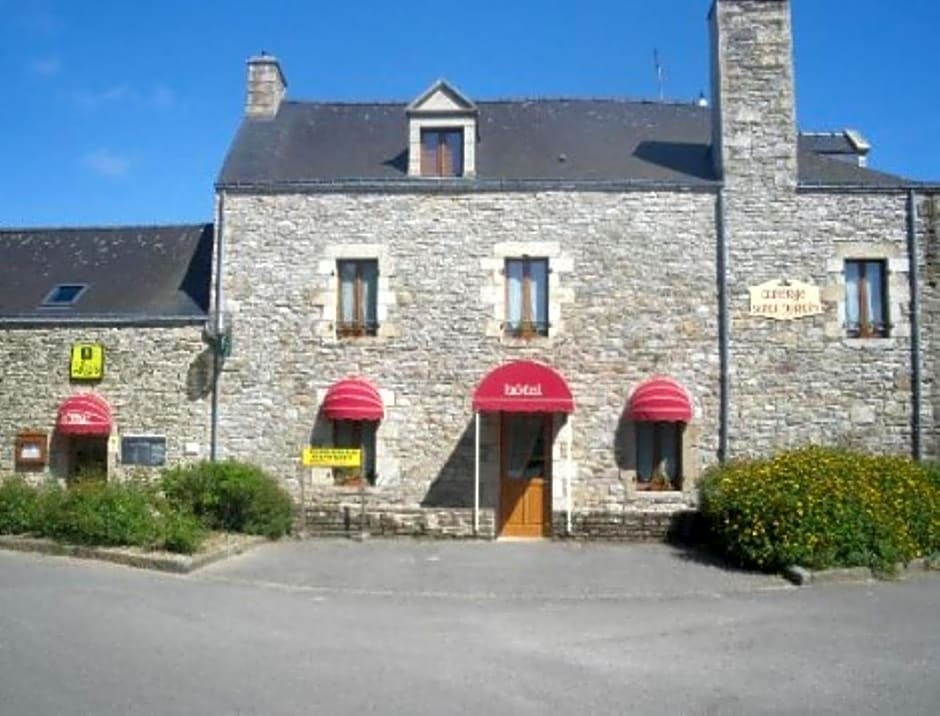 Voir la photo 1 — Auberge Saint Hernin