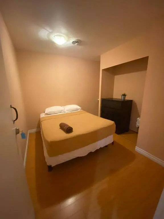 Economy room